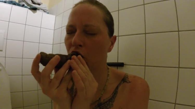 Anna - Shit snack on the sauna loo (2021 | FullHD)