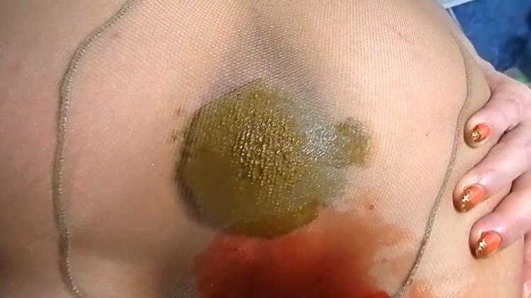 Dirty barbara - blood, pee, shit in pantyhose (2021 | FullHD)