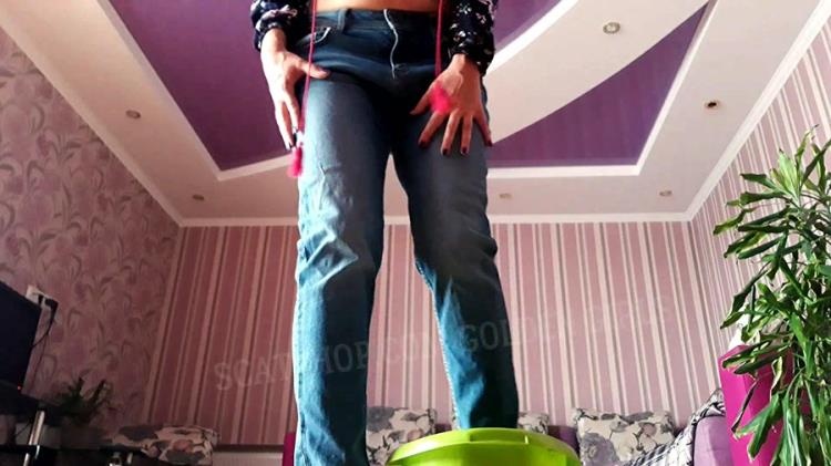 Svetlana - Tatiana shit into jeans with liquid (Scatshop) (2021 | FullHD)