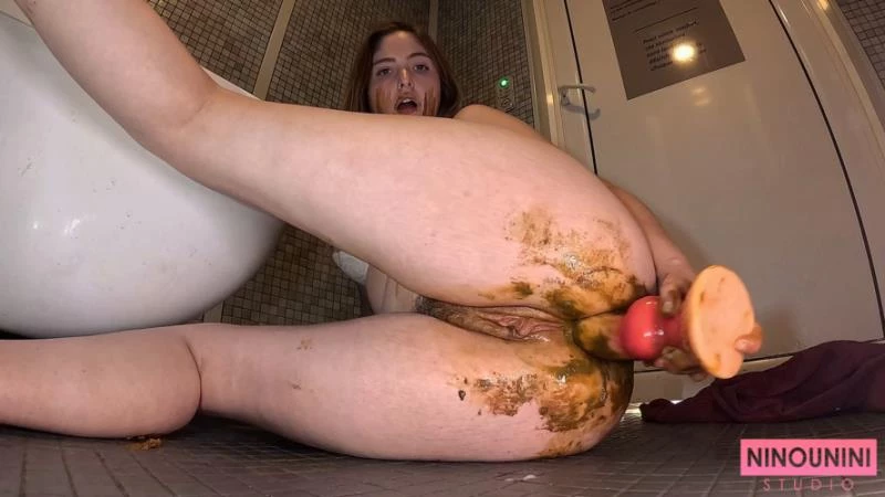 Ninounini - EATING DOG SHIT & MINE IN A HIGHWAY REST AREA