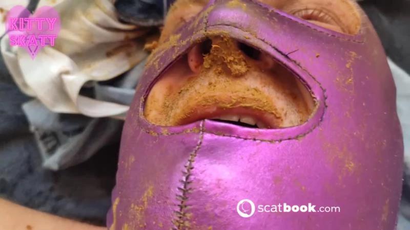 Kitty Skatt - Pantypoop in slave face