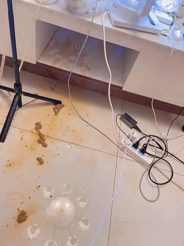 44 Chinese Poo
