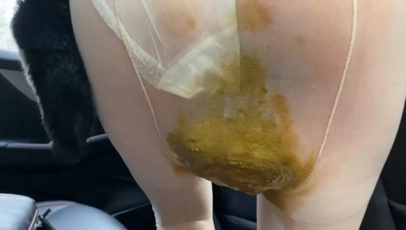 Chinese Woman and Her Nylon Tights Full of Shit. P1