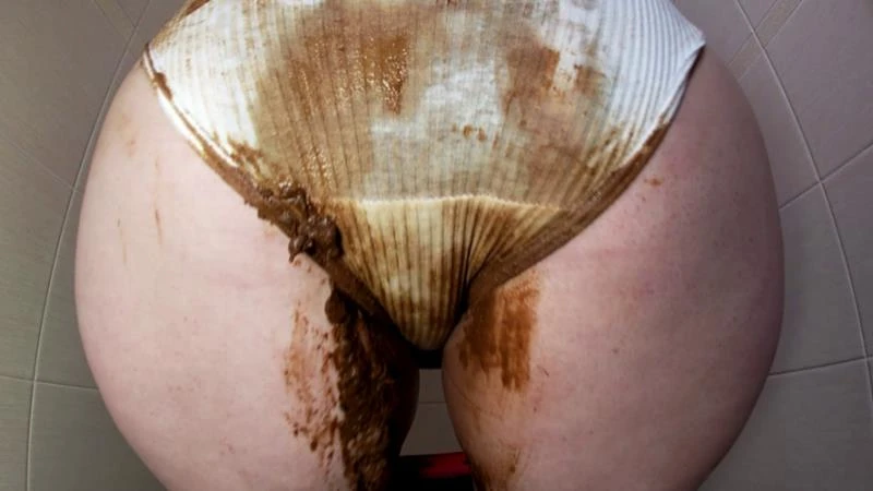 cleopatra - Sensual Panty Pooping