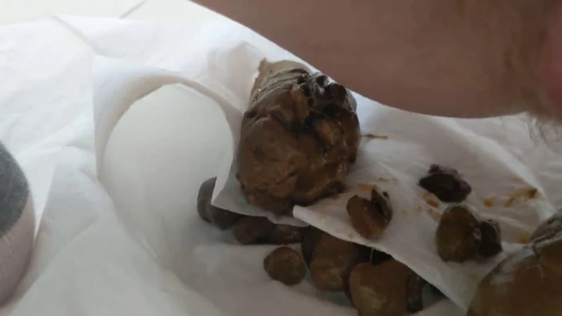 PooGirlSofia - EXTREME CLOSE UPS of my turds