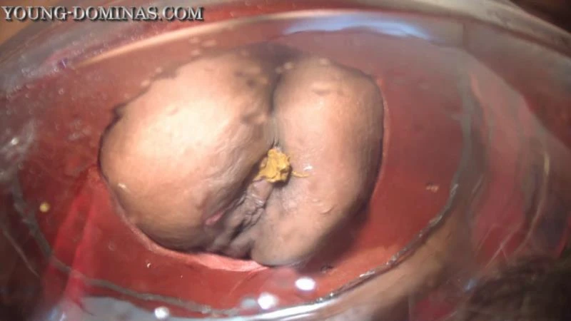 The Poop Barril Part 2 HD Britany. P1