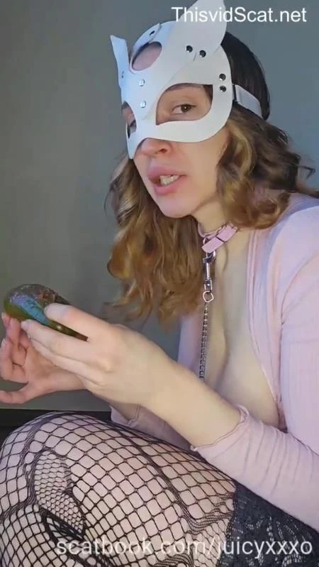 Juicy Shoves a Big Pickle Deep in Her Ass Then Pulls It Out and Eats It Covered in Shit. P1