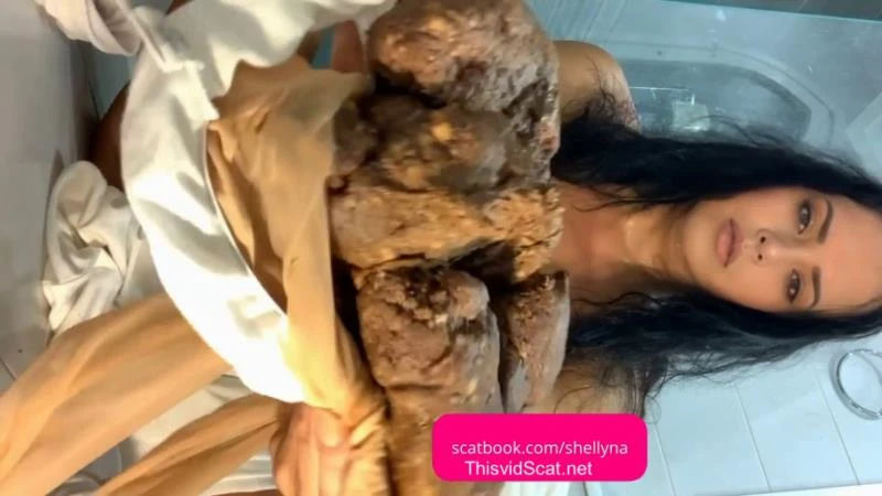 Natalia SHELLYNA - Mendes Bowel Growl Panty Pooping. P1