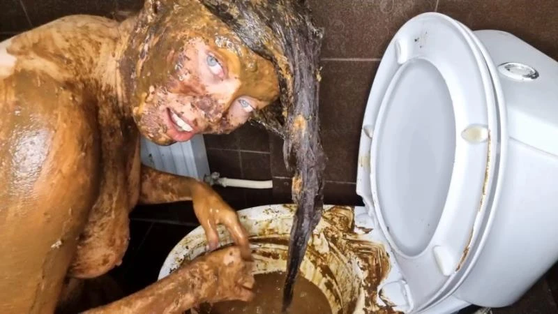 Scatlina - DINNER IN AN ABANDONED RESTAURANT OR SHIT 5 WITH 17 PILES OF SHI