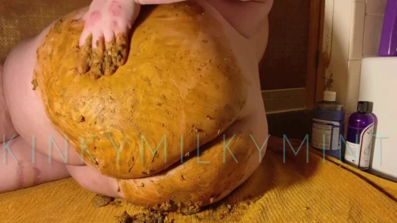 KinkyMilkyMint - Huge Ass Covered in Shit